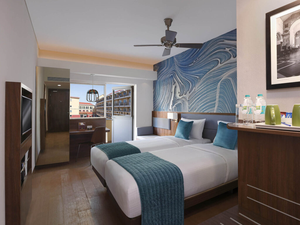 Modern pool room with balcony-twin bed