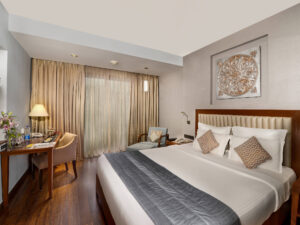 Superior King Room (with Balcony)