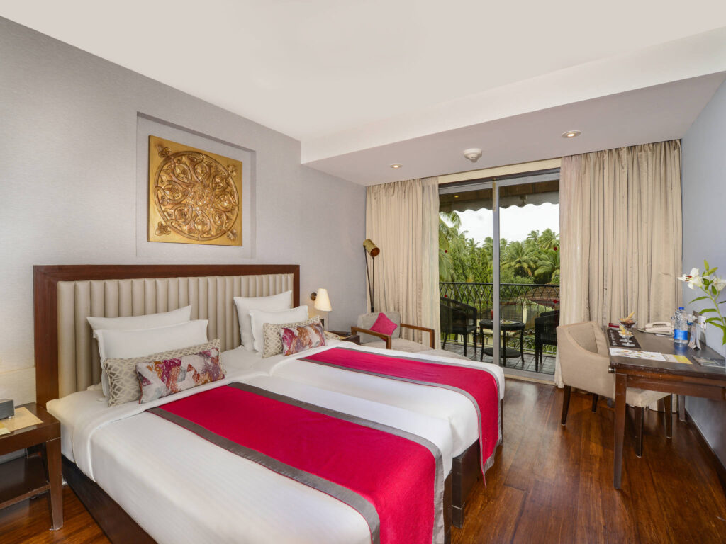 Superior Twin Room (with Balcony)