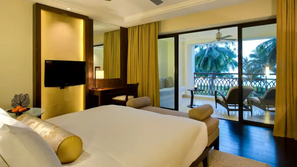 1 King Bed With Balcony Bay View