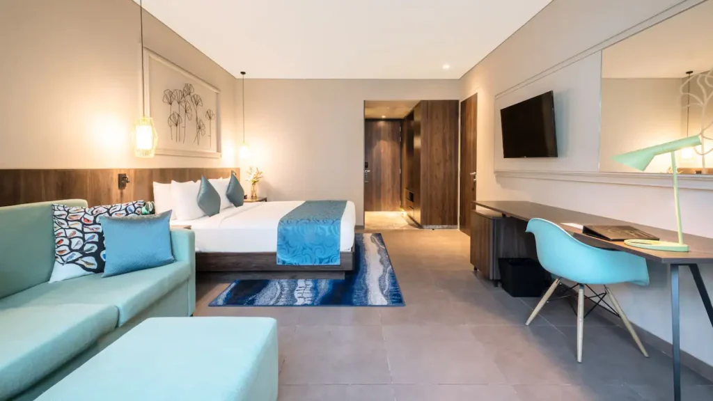 1 King Bed Pool View Deluxe